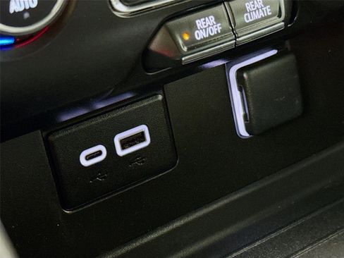 Used 2023 Chevrolet Suburban LS image 13