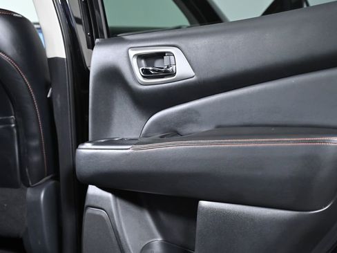 Used 2019 Nissan Pathfinder SL image 35