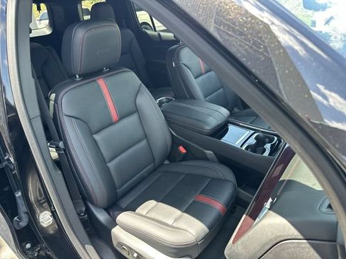 Used 2026 Chevrolet Traverse RS FWD image 27