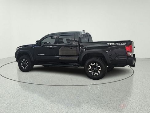 Used 2016 Toyota Tacoma TRD Off-Road AWD/4WD image 7