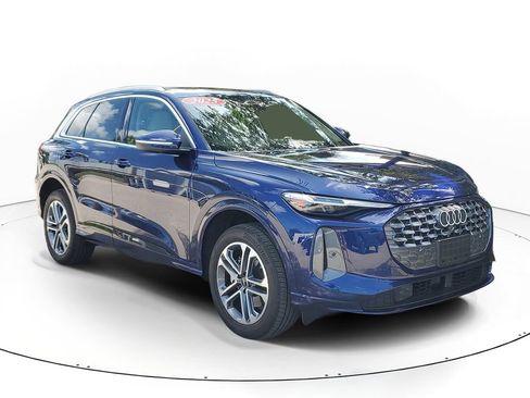 Certified 2025 Audi Q5 Premium w/ Premium Plus AWD/4WD image 1