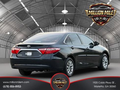 Used 2015 Toyota Camry LE FWD image 9