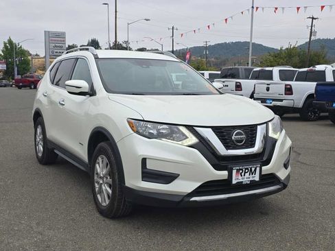 Used 2019 Nissan Rogue SV AWD/4WD image 4