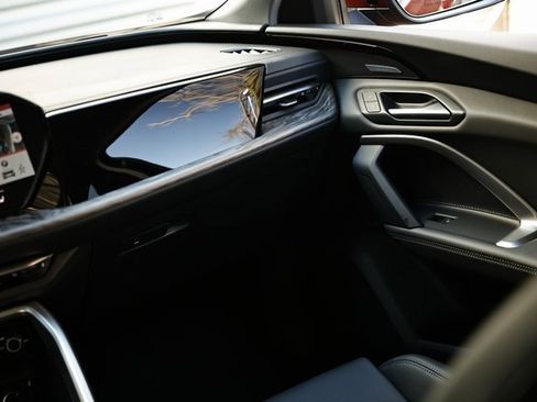 New 2025 Audi Q5 2.0T Premium Plus image 28