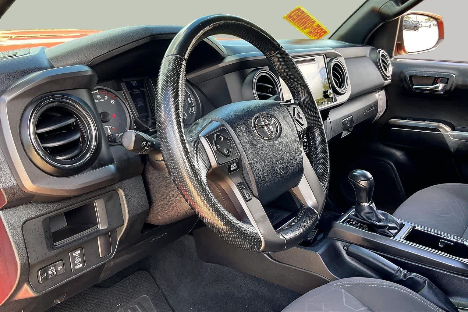 Used 2016 Toyota Tacoma TRD Sport w/ Towing Package RWD image 16