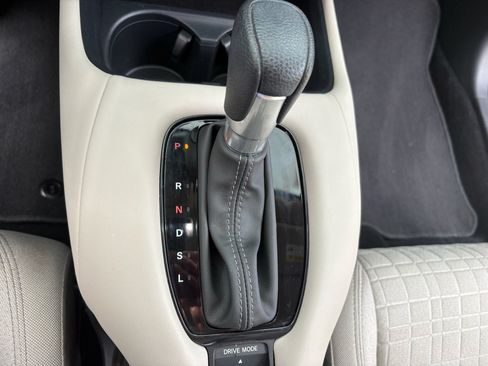 Certified 2025 Honda HR-V LX image 19
