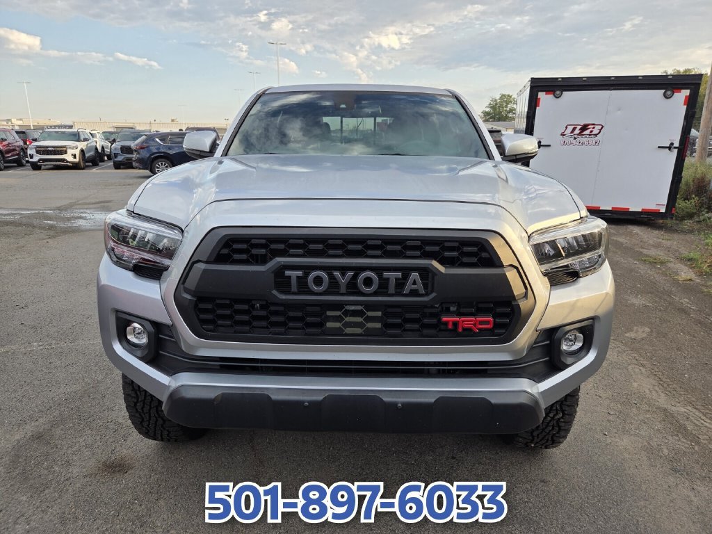 Used 2022 Toyota Tacoma TRD Off-Road w/ TRD Premium Off Road Package AWD/4WD image 2