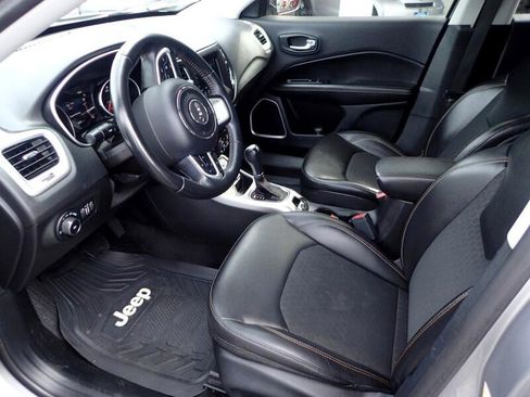 Used 2018 Jeep Compass Latitude w/ Popular Equipment Group image 9