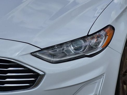 Used 2020 Ford Fusion SE AWD/4WD image 11