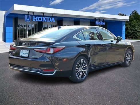 Used 2023 Lexus ES 300h w/ Premium Package image 24