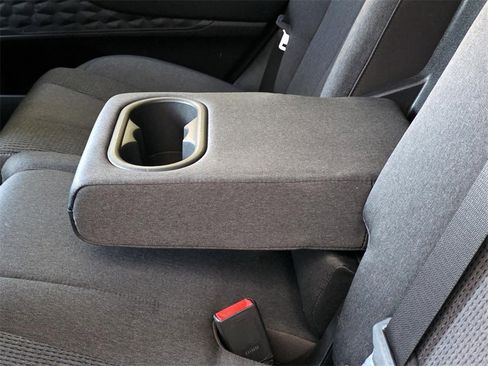 Used 2019 Hyundai Santa Fe SE image 11