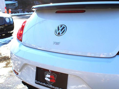 Used 2014 Volkswagen Beetle TDI image 9
