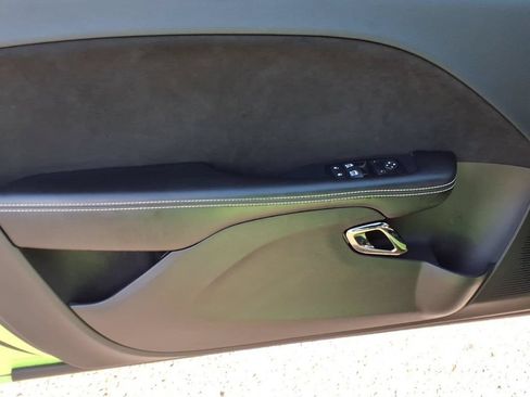 Used 2015 Dodge Challenger SRT Hellcat RWD image 11