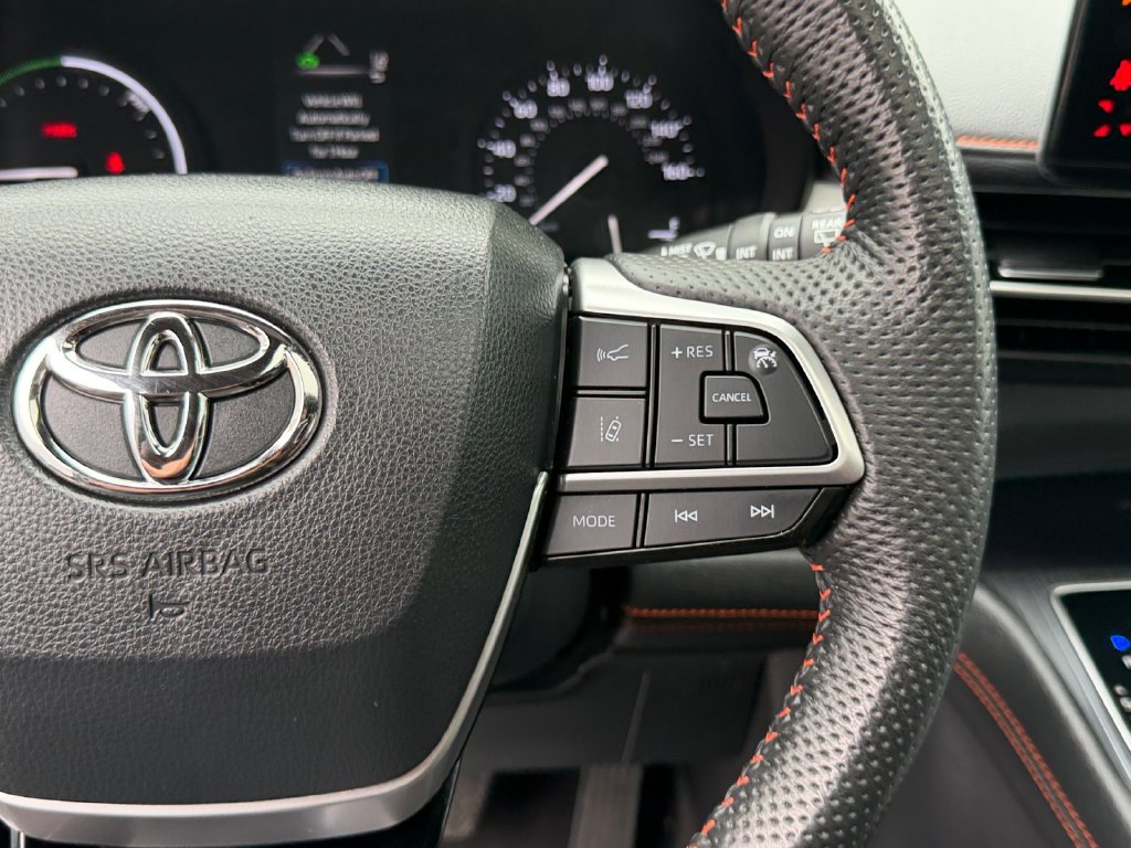 Used 2023 Toyota Sienna XSE w/ XSE Plus Package FWD image 19