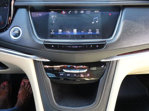 Used 2019 Cadillac XT5 Luxury FWD image 17