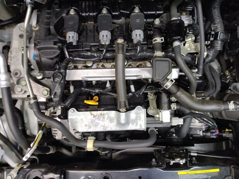 Used 2025 Nissan Versa SV w/ Trunk Package FWD image 30