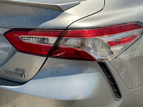 Used 2020 Toyota Camry SE w/ Carpet Mat Package FWD image 7