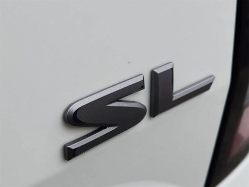 Used 2024 Nissan Frontier SL w/ Technology Package image 11