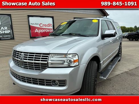 Used 2014 Lincoln Navigator L 4WD image 1