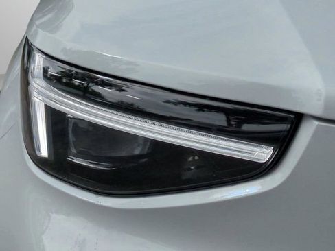 New 2026 Volvo XC40 B5 Plus w/ Protection Package Premier AWD/4WD image 28