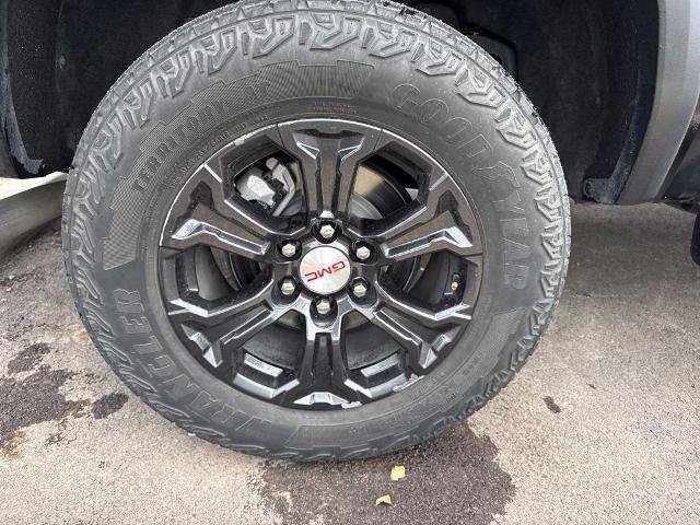 Used 2024 GMC Canyon Elevation w/ Elevation Premium Package AWD/4WD image 5