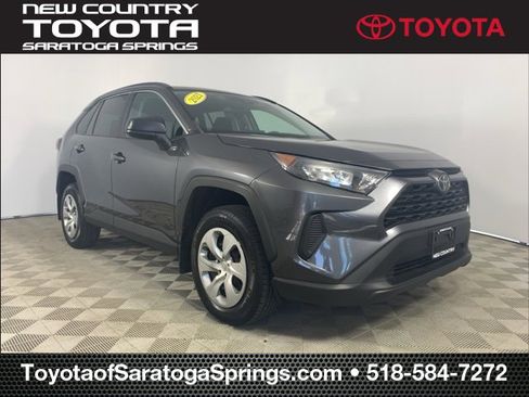 Used 2021 Toyota RAV4 LE image 1