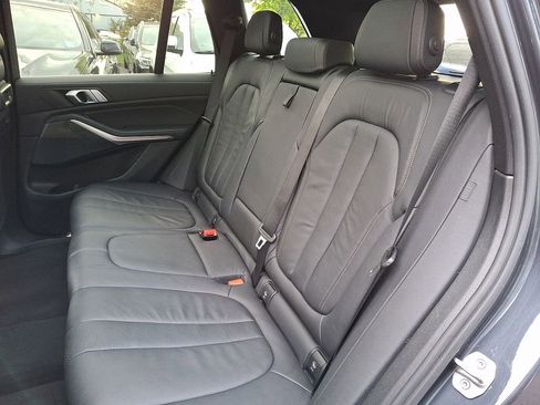 Used 2019 BMW X5 xDrive40i w/ Convenience Package AWD/4WD image 7