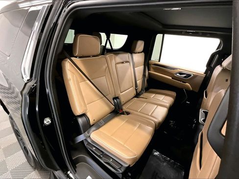 Used 2023 Chevrolet Suburban Premier AWD/4WD image 26