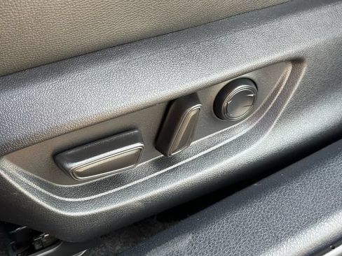 Used 2025 Toyota Camry SE FWD image 25