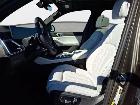 New 2026 BMW X5 xDrive50e w/ Climate Comfort Package AWD/4WD image 11