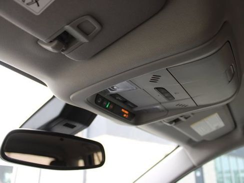 Used 2023 GMC Terrain SLT w/ Tech Package image 28