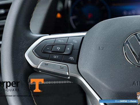 Used 2024 Volkswagen Atlas Cross Sport SE FWD image 21