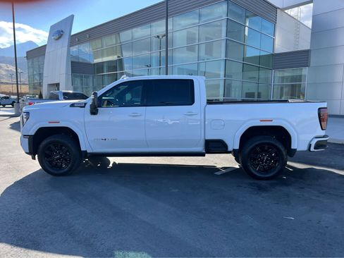 Used 2025 GMC Sierra 3500 AT4 w/ AT4 Premium Plus Package image 12