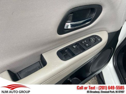 Used 2017 Honda HR-V LX image 17