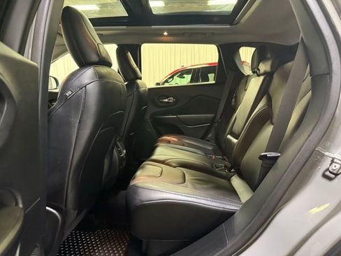 Used 2023 Jeep Cherokee Trailhawk w/ Sun & Sound Group image 23