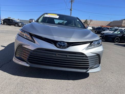 Used 2023 Toyota Camry LE image 5