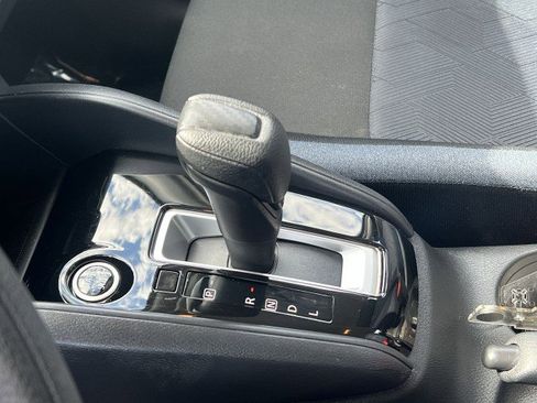 Used 2025 Nissan Versa SV FWD image 15