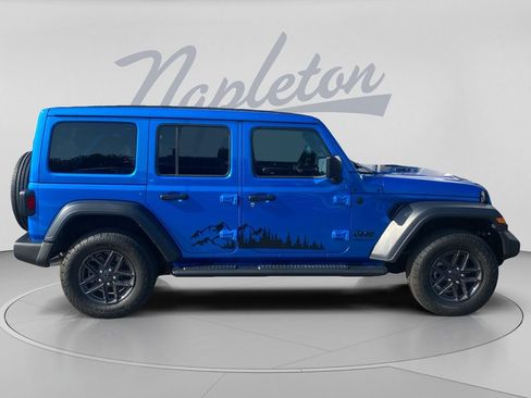 Used 2025 Jeep Wrangler Unlimited Sport AWD/4WD image 9