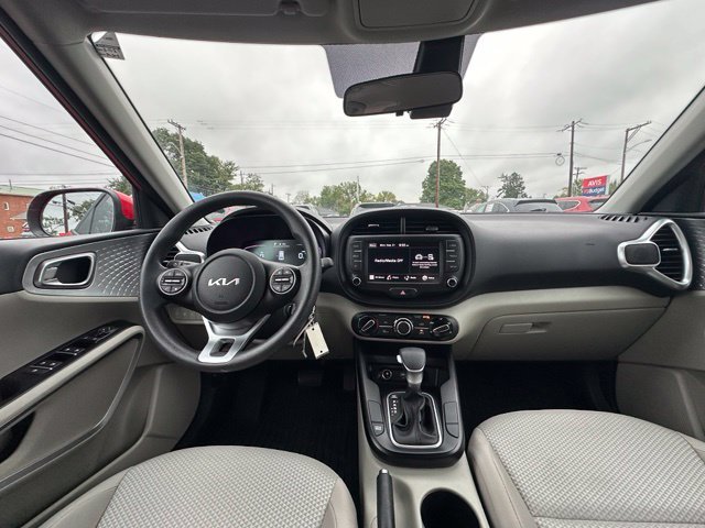 Used 2025 Kia Soul LX FWD image 21