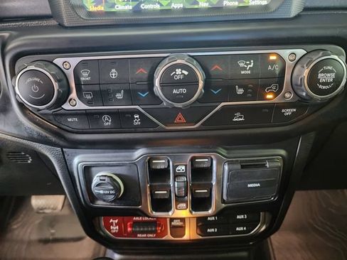 Used 2022 Jeep Gladiator Mojave w/ LED Lighting Group AWD/4WD image 24
