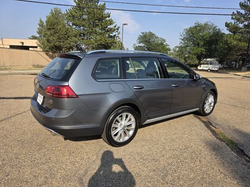Used 2017 Volkswagen Golf Alltrack SE AWD/4WD image 8