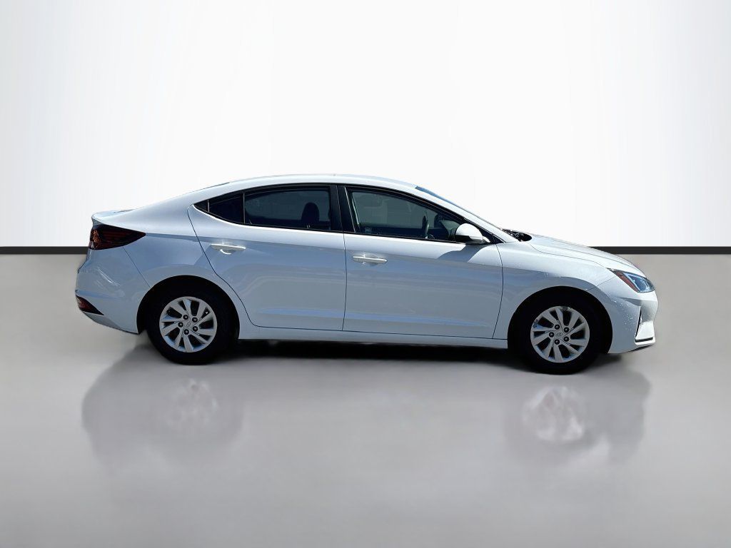 Used 2020 Hyundai Elantra SE w/ Cargo Package (C1) FWD image 9