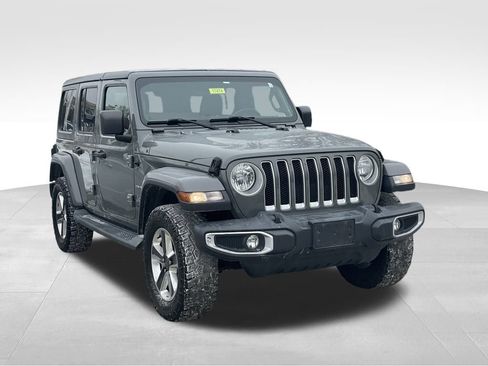 Used 2018 Jeep Wrangler Unlimited Sahara w/ Dual Top Group image 3