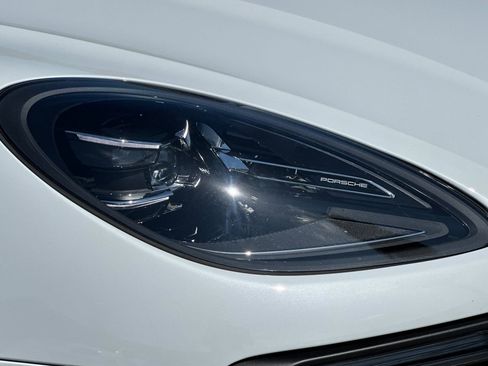 Used 2025 Porsche Macan image 37