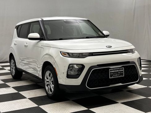 Used 2020 Kia Soul LX FWD image 2