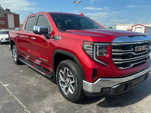 Used 2023 GMC Sierra 1500 SLT w/ SLT Premium Package AWD/4WD image 4