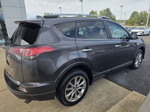 Used 2017 Toyota RAV4 Platinum image 3