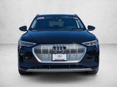 Used 2019 Audi e-tron Premium Plus AWD/4WD image 2
