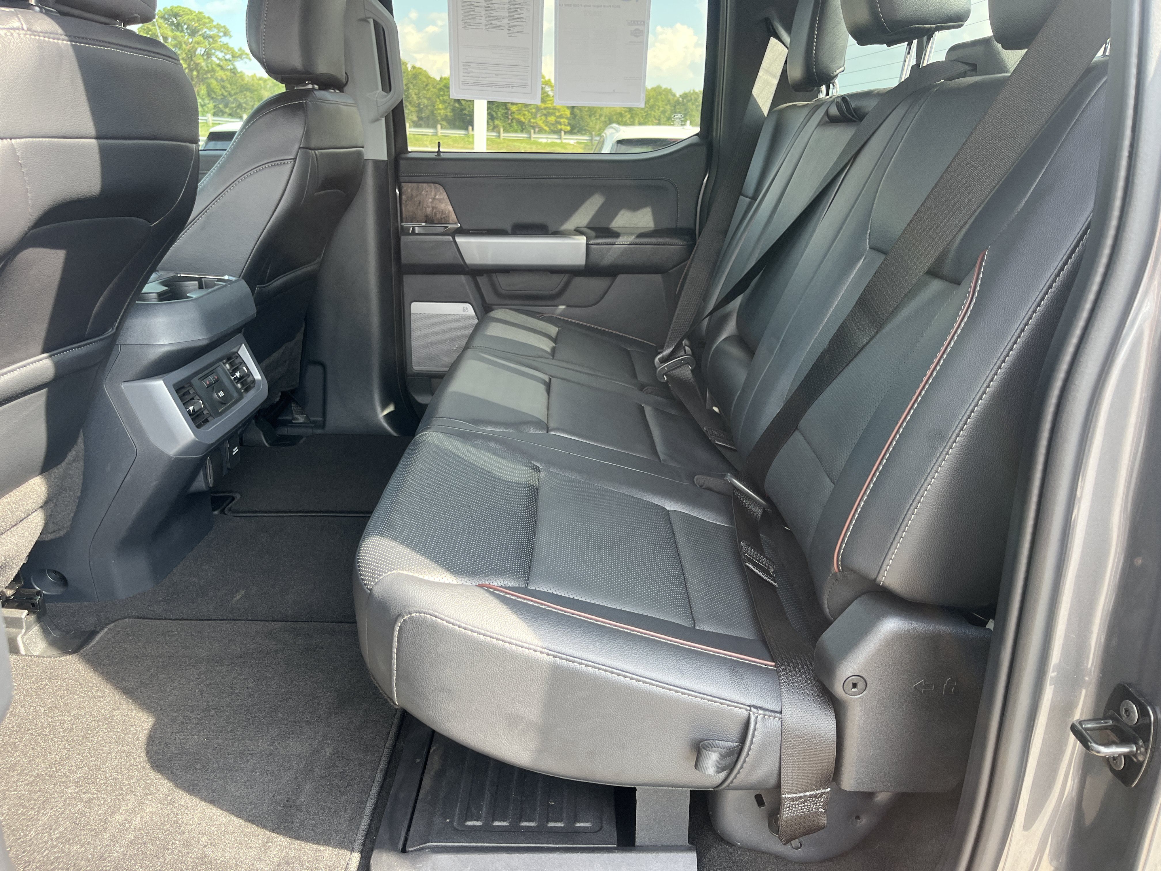 Used 2024 Ford F250 Lariat w/ Lariat Ultimate Package AWD/4WD image 36