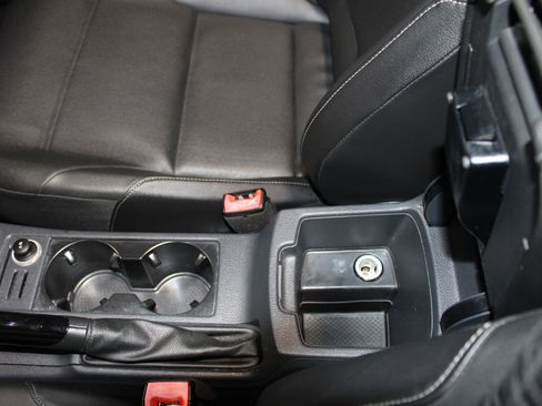 Used 2016 Volkswagen Golf Limited Edition image 20